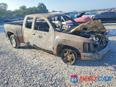 Czwarte zdjęcie samochodu z boku: 2013 CHEVROLET SILVERADO K1500 LT VIN:1GCRKSE75DZ398522 - miniatura