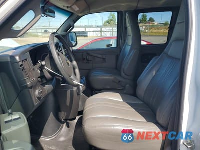 Zdjęcie 7 z 13 samochodu: 2022 CHEVROLET EXPRESS G2500 LS VIN:1GAWGEFP3N1179670 - miniatura