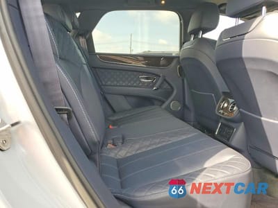 Zdjęcie 11 z 13 samochodu: 2019 BENTLEY BENTAYGA VIN:SJAAM2ZV8KC027436 - miniatura