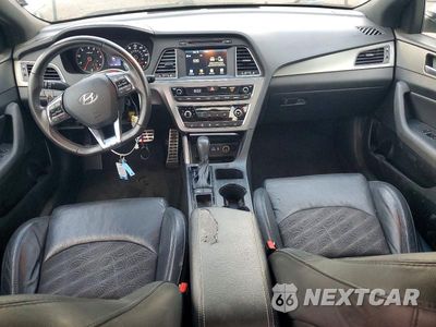 Zdjęcie 8 z 12 samochodu: 2017 HYUNDAI SONATA SPORT 2.0T VIN:5NPE34AB5HH511805 - miniatura