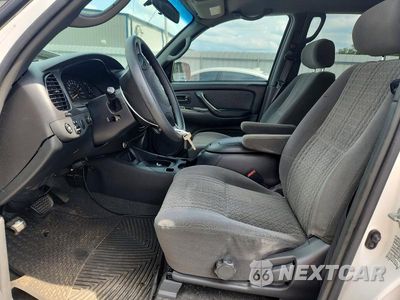 Zdjęcie 7 z 12 samochodu: 2004 TOYOTA TUNDRA SR5 VIN:5TBDT44114S436743 - miniatura