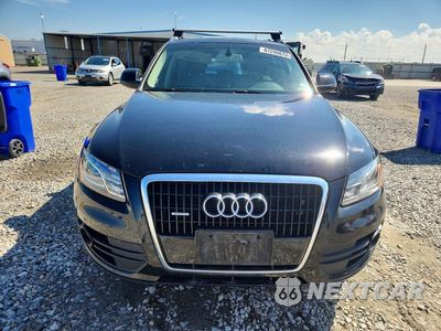 Piąte zdjęcie samochodu w środku: 2010 AUDI Q5 PREMIUM PLUS VIN:WA1LKAFP5AA068351 - miniatura