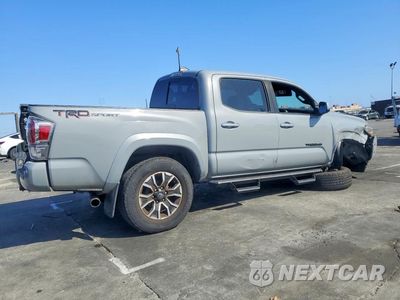 Trzecie zdjęcie samochodu z tyłu: 2021 TOYOTA TACOMA TRD SPORT VIN:3TMAZ5CN6MM146971 - miniatura