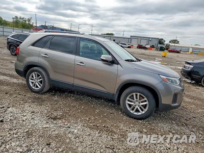 Czwarte zdjęcie samochodu z boku: 2015 KIA SORENTO LX VIN:5XYKT4A73FG640516 - miniatura