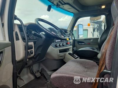 Zdjęcie 7 z 12 samochodu: 2018 PETERBILT 579 SEMI TRUCK VIN:1XPBA48X2JD478217 - miniatura