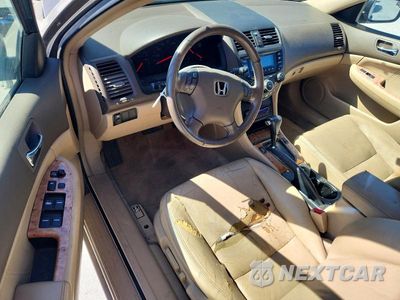 Zdjęcie 8 z 12 samochodu: 2004 HONDA ACCORD EX VIN:JHMCM56844C013638 - miniatura