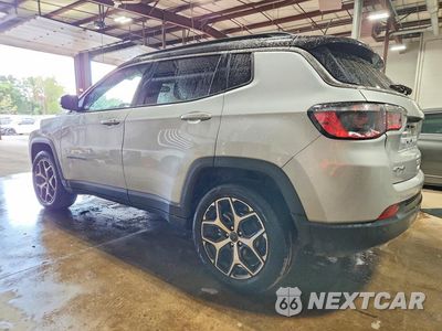 Drugie zdjęcie samochodu z przodu: 2025 JEEP COMPASS LIMITED VIN:3C4NJDCN5ST594771 - miniatura