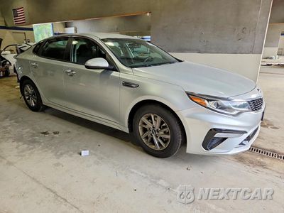 Czwarte zdjęcie samochodu z boku: 2019 KIA OPTIMA LX VIN:5XXGT4L36KG366467 - miniatura