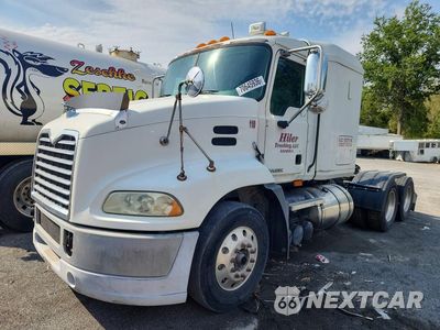 2010 MACK CXU613 SEMI TRUCK 1M1AW07Y0AN010529 - główne zdjęcie licytacji z USA - miniatura