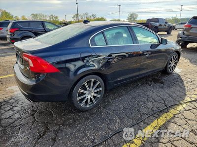 Trzecie zdjęcie samochodu z tyłu: 2017 VOLVO S60 PREMIER VIN:LYV402HK7HB138491 - miniatura