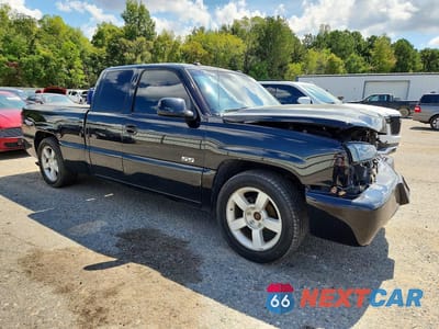 Czwarte zdjęcie samochodu z boku: 2003 CHEVROLET SILVERADO K1500 VIN:2GCEK19N431310424 - miniatura