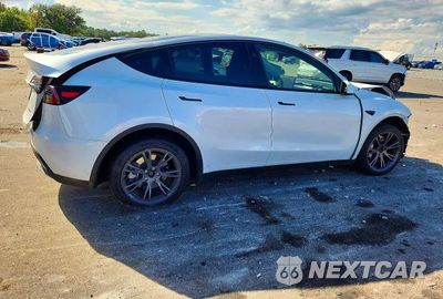 Trzecie zdjęcie samochodu z tyłu: 2025 TESLA MODEL Y VIN:7SAYGDEE7SA344231 - miniatura