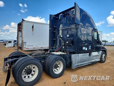Trzecie zdjęcie samochodu z tyłu: 2018 FREIGHTLINER CASCADIA 125 SEMI TRUCK VIN:3AKJGLDR6JDJK3975 - miniatura