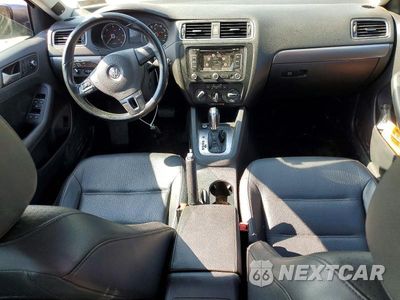 Zdjęcie 8 z 12 samochodu: 2014 VOLKSWAGEN JETTA TDI VIN:3VWLL7AJ8EM321533 - miniatura