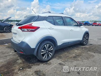 Trzecie zdjęcie samochodu z tyłu: 2018 NISSAN KICKS SV VIN:3N1CP5CU2JL508708 - miniatura