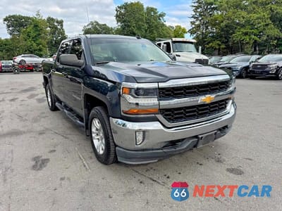 Czwarte zdjęcie samochodu z boku: 2018 CHEVROLET SILVERADO K1500 LT VIN:3GCUKREC4JG539270 - miniatura