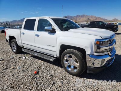 Czwarte zdjęcie samochodu z boku: 2018 CHEVROLET SILVERADO K1500 LTZ VIN:3GCUKSEC5JG396854 - miniatura