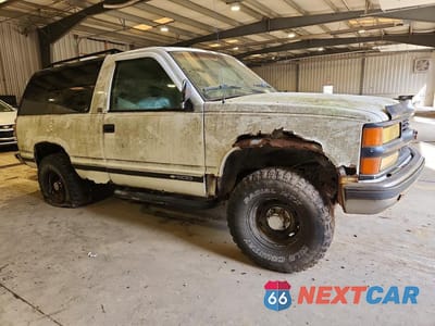 Czwarte zdjęcie samochodu z boku: 1994 CHEVROLET BLAZER K1500 VIN:1GNEK18K7RJ446169 - miniatura