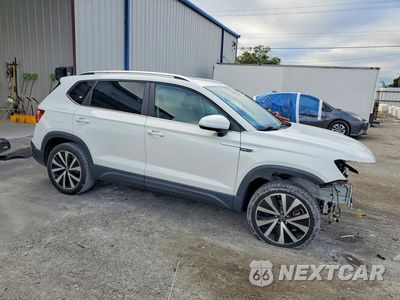 Czwarte zdjęcie samochodu z boku: 2024 VOLKSWAGEN TAOS SE VIN:3VVSX7B22RM038160 - miniatura