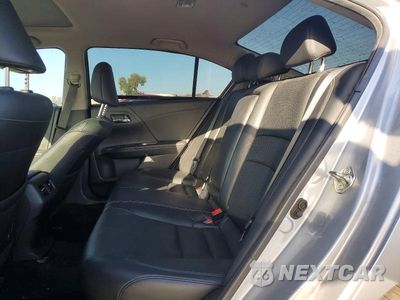 Zdjęcie 10 z 12 samochodu: 2017 HONDA ACCORD TOURING VIN:1HGCR3F95HA038955 - miniatura
