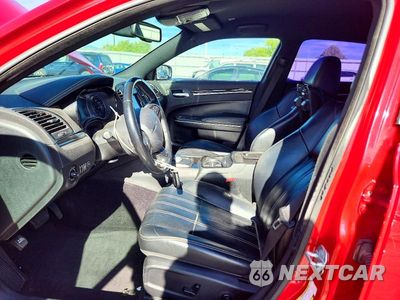 Zdjęcie 7 z 12 samochodu: 2017 CHRYSLER 300 S VIN:2C3CCAGG7HH522259 - miniatura