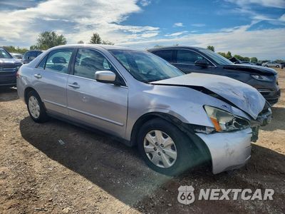 Czwarte zdjęcie samochodu z boku: 2004 HONDA ACCORD LX VIN:1HGCM56334A031924 - miniatura