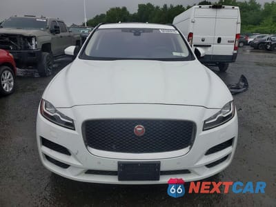 Piąte zdjęcie samochodu w środku: 2018 JAGUAR F-PACE PRESTIGE VIN:SADCK2FX8JA272903 - miniatura