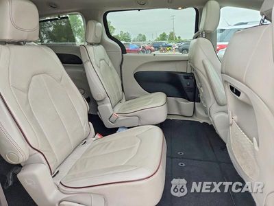 Zdjęcie 11 z 13 samochodu: 2018 CHRYSLER PACIFICA LIMITED VIN:2C4RC1GG2JR121594 - miniatura