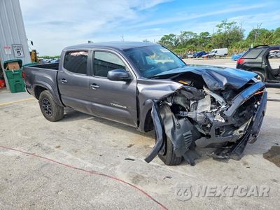 Czwarte zdjęcie samochodu z boku: 2020 TOYOTA TACOMA SR5 V6 VIN:3TYAZ5CN7LT001375 - miniatura