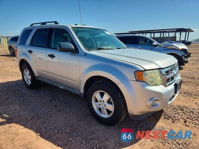 Czwarte zdjęcie samochodu z boku: 2010 FORD ESCAPE XLT VIN:1FMCU0D71AKD21328 - miniatura