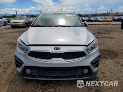 Piąte zdjęcie samochodu w środku: 2019 KIA FORTE LXS VIN:3KPF24AD0KE113177 - miniatura