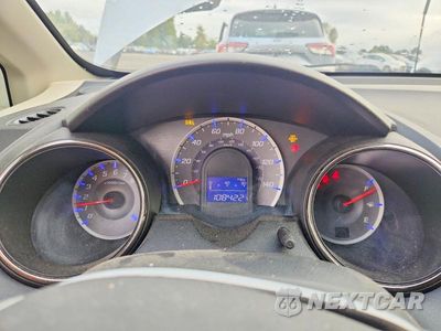 Zdjęcie 9 z 13 samochodu: 2013 HONDA FIT SPORT VIN:JHMGE8H50DC011016 - miniatura