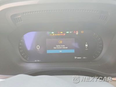 Zdjęcie 9 z 13 samochodu: 2023 VOLVO XC60 PLUS VIN:YV4L12RN0P1389180 - miniatura