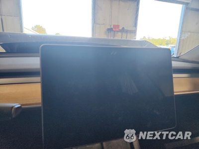 Zdjęcie 9 z 12 samochodu: 2022 TESLA MODEL Y VIN:7SAYGDEE1NA017196 - miniatura