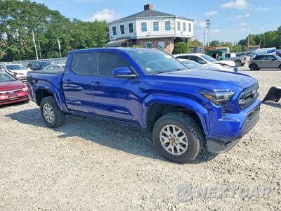 Czwarte zdjęcie samochodu z boku: 2025 TOYOTA TACOMA SR5 VIN:3TMLB5JNXSM104512 - miniatura