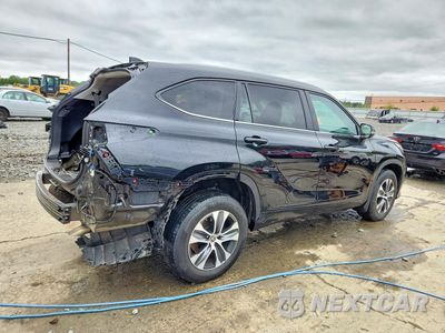Trzecie zdjęcie samochodu z tyłu: 2023 TOYOTA HIGHLANDER XLE VIN:5TDKDRBH2PS041581 - miniatura