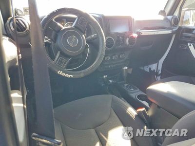 Zdjęcie 8 z 12 samochodu: 2014 JEEP WRANGLER UNLIMITED SPORT VIN:1C4BJWDG5EL251067 - miniatura
