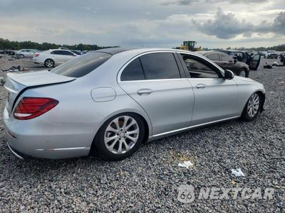 Trzecie zdjęcie samochodu z tyłu: 2017 MERCEDES-BENZ E 300 4MATIC VIN:WDDZF4KB2HA208565 - miniatura
