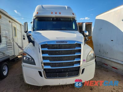 Piąte zdjęcie samochodu w środku: 2021 FREIGHTLINER CASCADIA 126 SEMI TRUCK VIN:1FUJHHDV1MLMJ1180 - miniatura