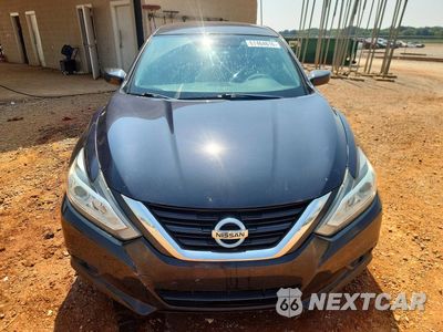 Piąte zdjęcie samochodu w środku: 2017 NISSAN ALTIMA 2.5 SV VIN:1N4AL3AP3HC116379 - miniatura