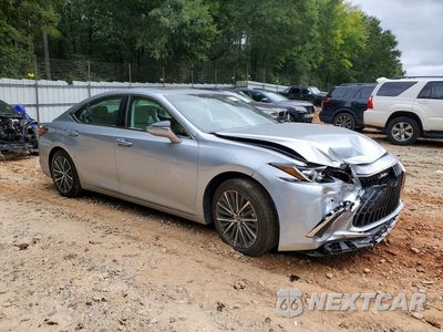 Czwarte zdjęcie samochodu z boku: 2025 LEXUS ES 350 BASE VIN:58ADZ1B11SU198767 - miniatura