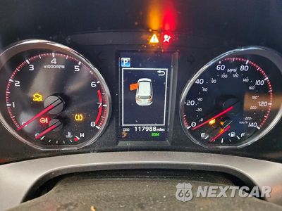 Zdjęcie 9 z 13 samochodu: 2018 TOYOTA RAV4 SE VIN:JTMJFREV3JJ743758 - miniatura