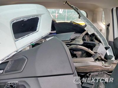Zdjęcie 10 z 13 samochodu: 2020 VOLKSWAGEN TIGUAN SE VIN:3VV2B7AX1LM063196 - miniatura