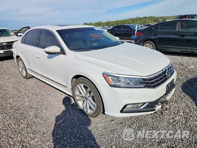 Czwarte zdjęcie samochodu z boku: 2018 VOLKSWAGEN PASSAT SE VIN:1VWBA7A31JC040186 - miniatura