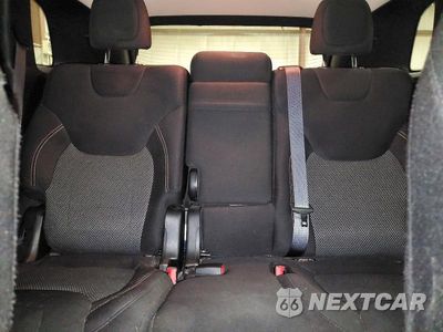 Zdjęcie 10 z 14 samochodu: 2017 JEEP CHEROKEE LATITUDE VIN:1C4PJMCS2HW503540 - miniatura