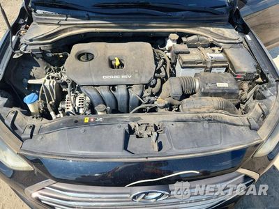 Zdjęcie 11 z 12 samochodu: 2017 HYUNDAI ELANTRA LIMITED VIN:KMHD84LF0HU164513 - miniatura