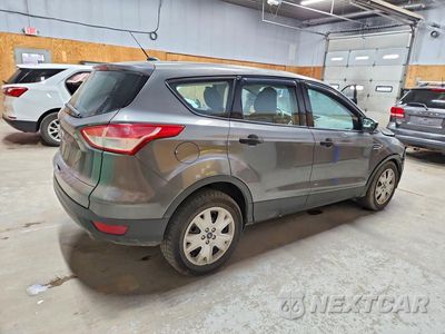Trzecie zdjęcie samochodu z tyłu: 2014 FORD ESCAPE S VIN:1FMCU0F78EUC07060 - miniatura