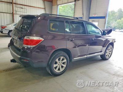 Trzecie zdjęcie samochodu z tyłu: 2012 TOYOTA HIGHLANDER BASE VIN:5TDBK3EH4CS116600 - miniatura