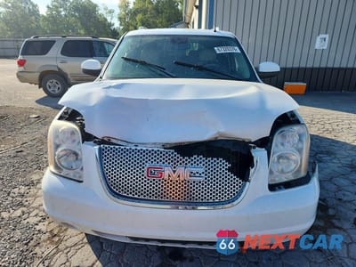Piąte zdjęcie samochodu w środku: 2009 GMC YUKON DENALI VIN:1GKFK03219J123836 - miniatura