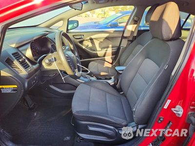 Zdjęcie 7 z 12 samochodu: 2014 KIA FORTE LX VIN:KNAFX4A62E5182209 - miniatura